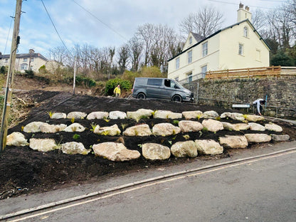 800kg - 1 tonne Large Glacial Boulders for Garden Features, Rockery Features, Water Features