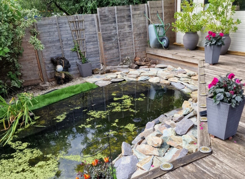 Rustic Snowdonia Slate Rockery - Purple Green and Rust Red